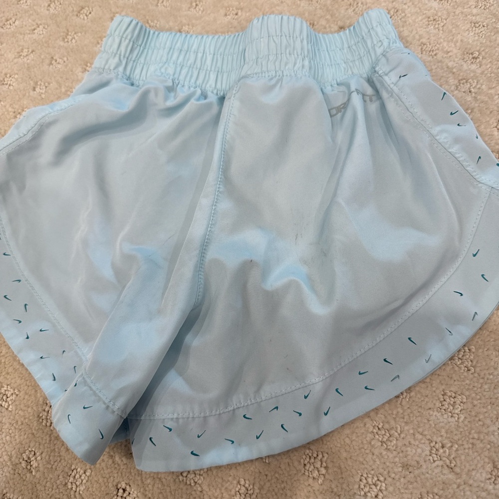 Nike Dri-FIT Girls 4-5Y Light Blue Athletic Running Shorts - Picture 3 of 4